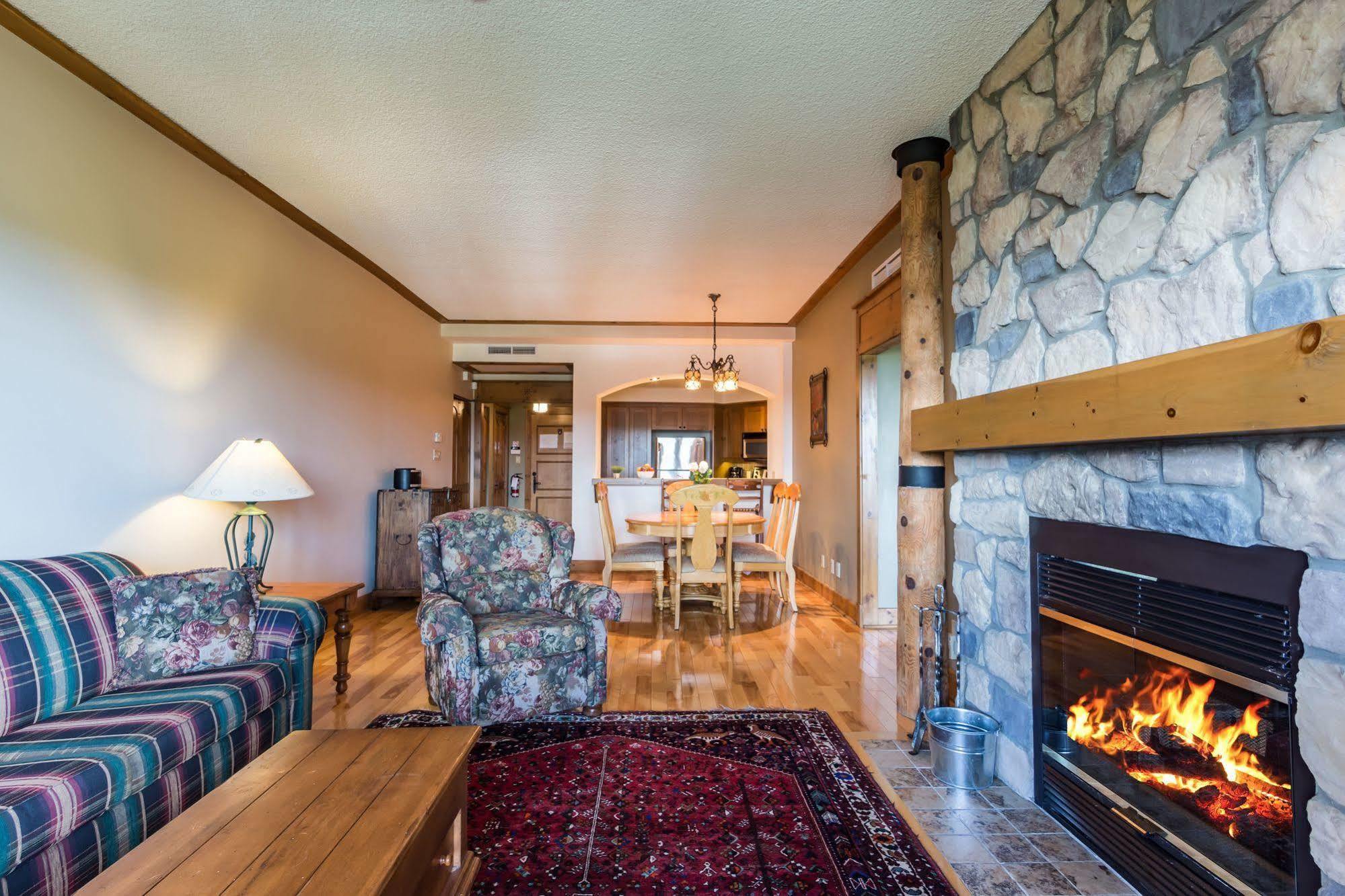 Hotel Equinox - Rvmt Mont-Tremblant Esterno foto