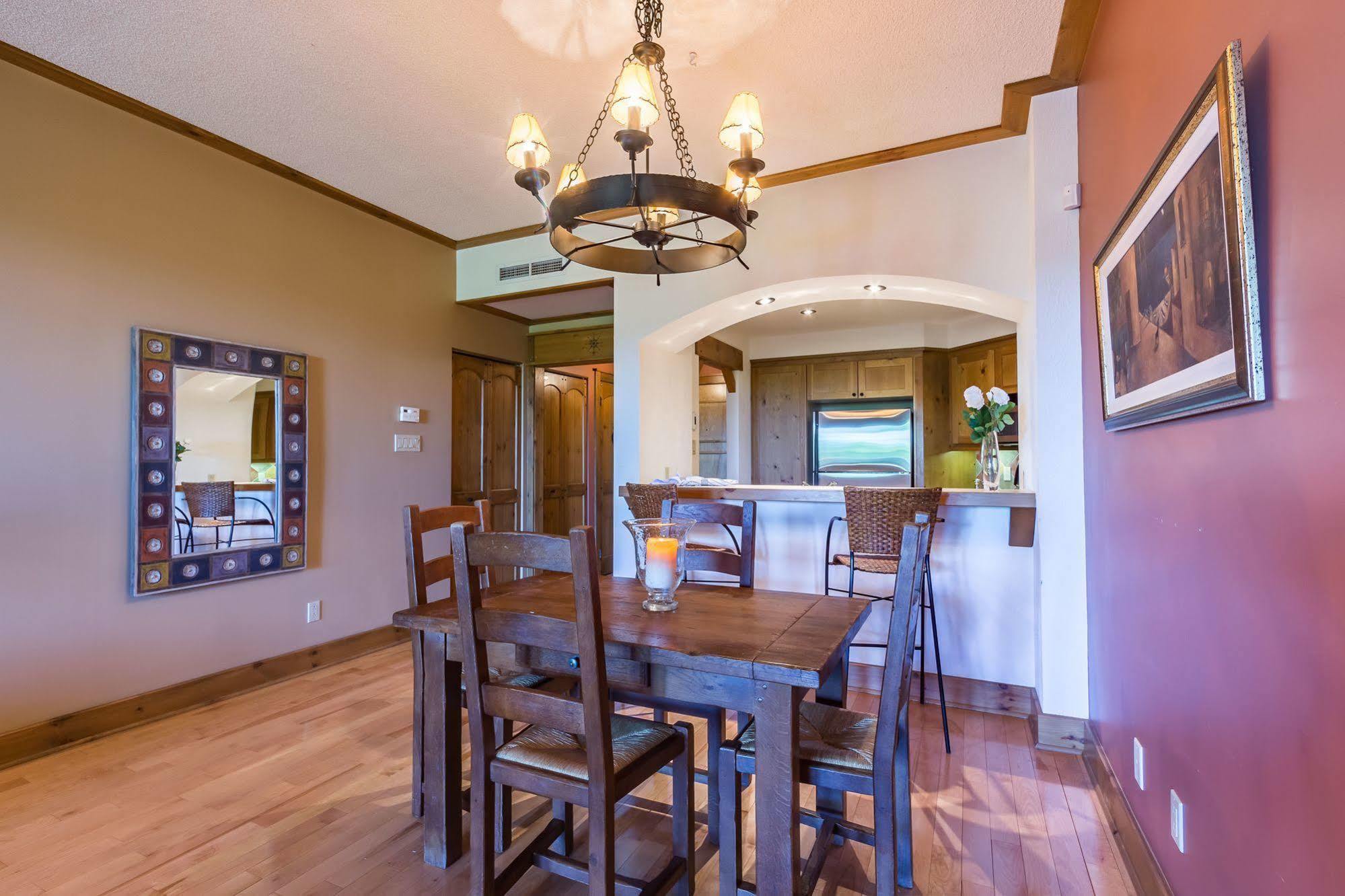 Hotel Equinox - Rvmt Mont-Tremblant Esterno foto